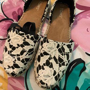 Toms Katalina Floral Lace Shoes